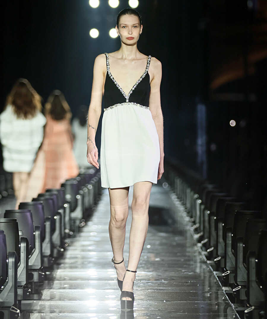 Look 19