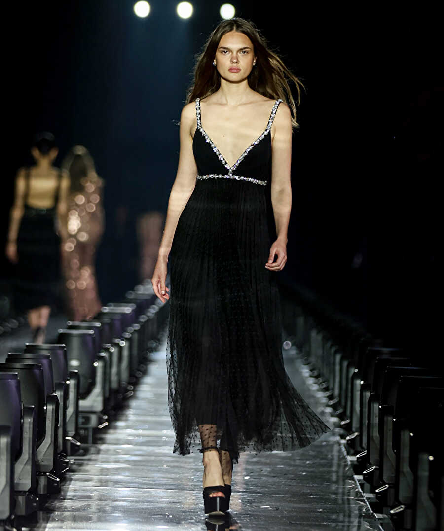 Look 25