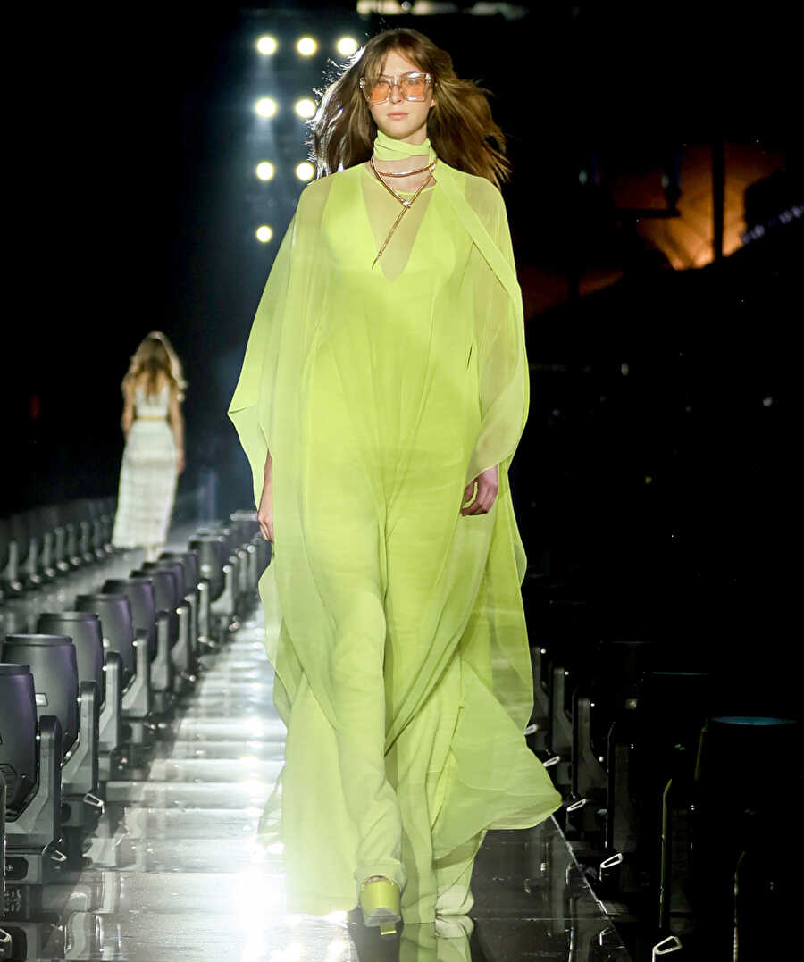 Look 3